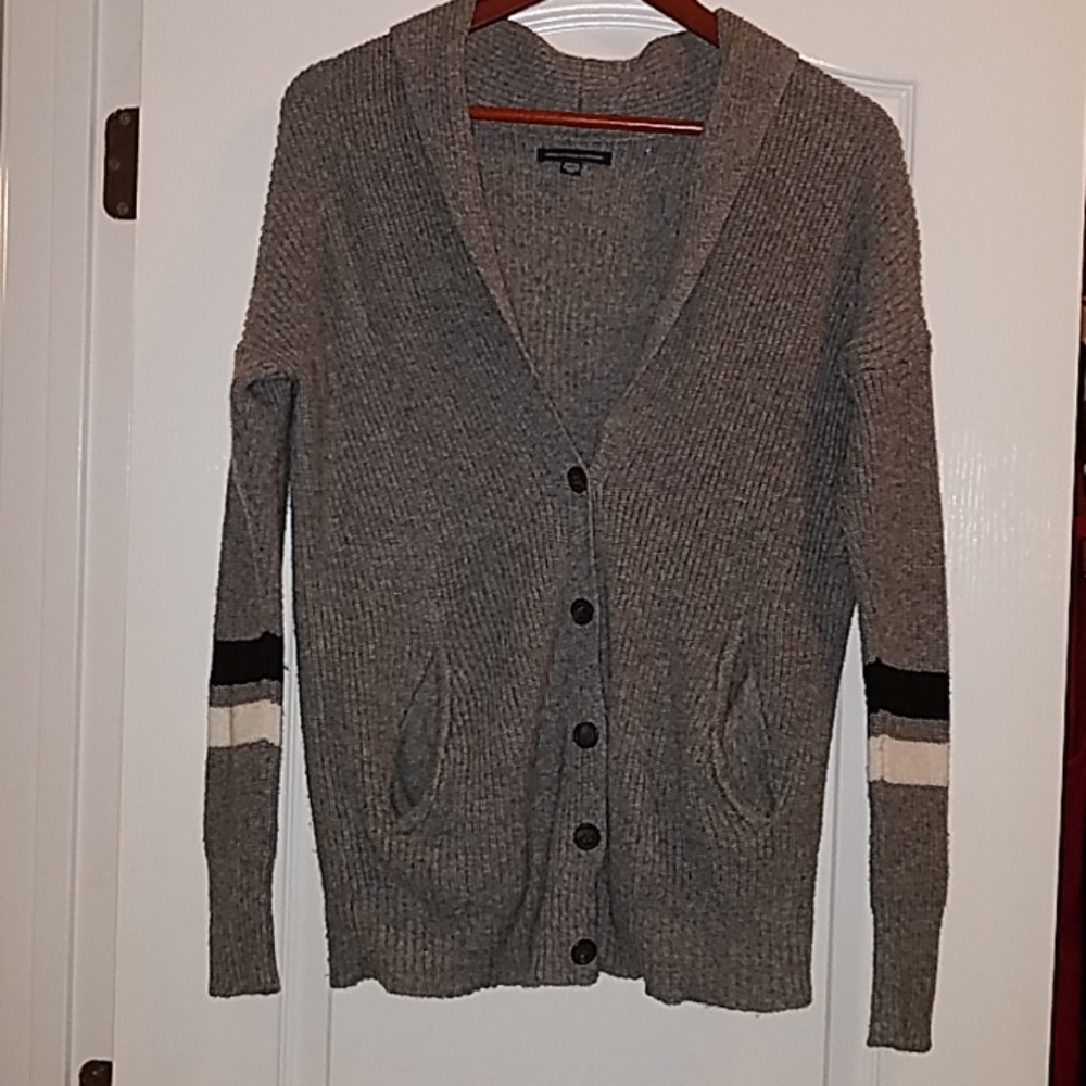 American Eagle Outfitters grey button down sweater
